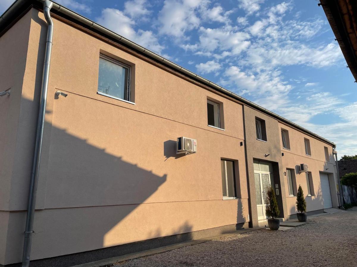 Apartman Teodora スボティツァ エクステリア 写真